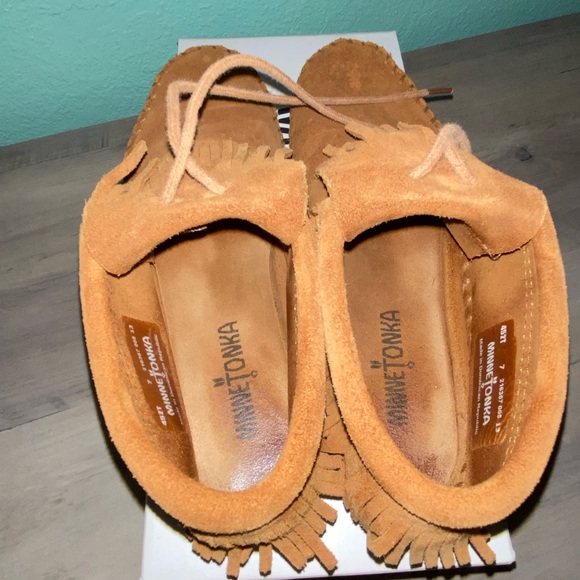 Minnetonka Venice ankle boot. Size 7 - Picture 2 of 7